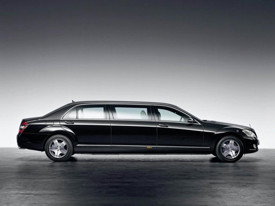  Mercedes-Benz S600 Guard Pullman Limousine 2007 года  (фото 11 из 22)